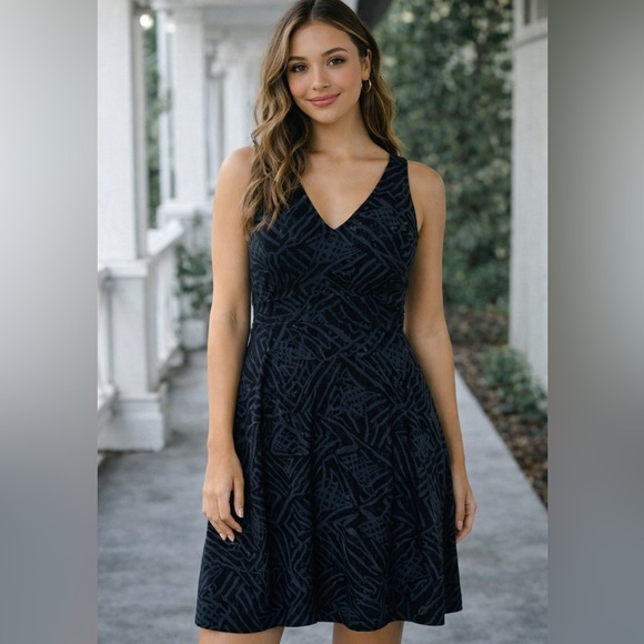 fresh produce Dresses & Skirts - Fresh Produce Black Geometric Midi Dress